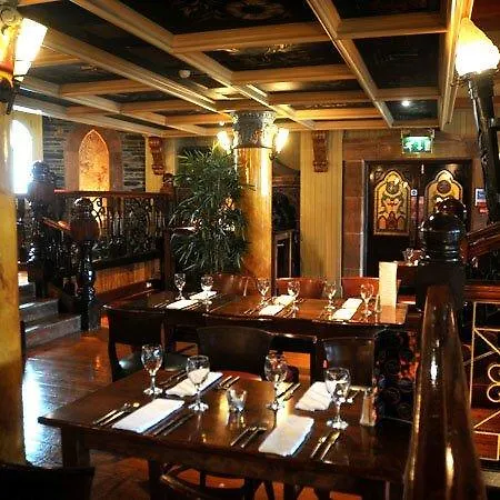 Benedicts Hotel 
